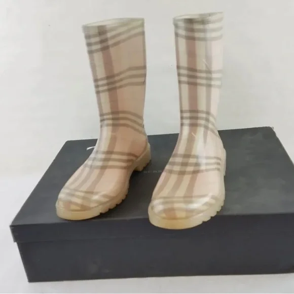 Burberry Shoes Authentic Burberry Pink Rain Boots Poshmark